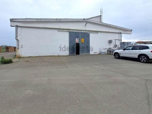Capannone in affitto di 1750 m² in Via Emilia, 65