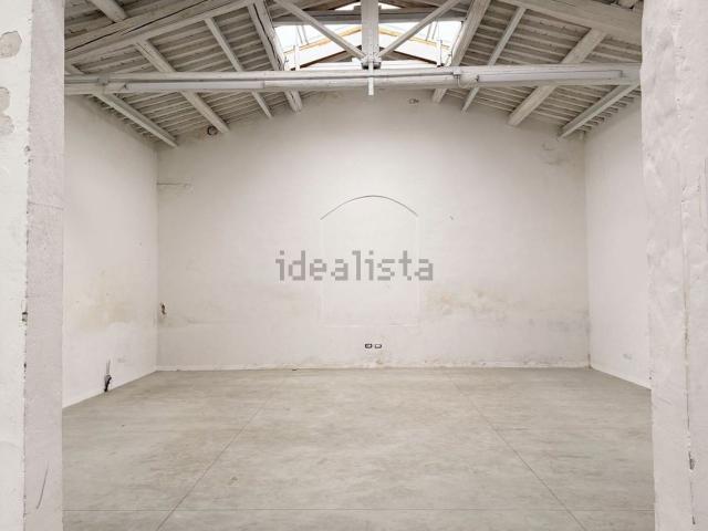 Capannone in affitto di 175 m²