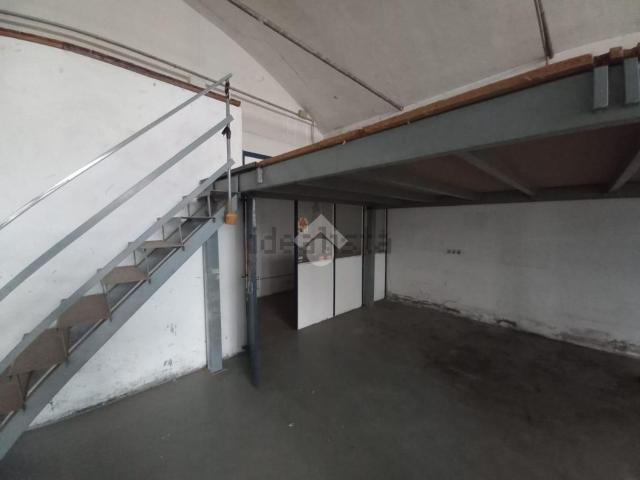 Capannone in affitto di 175 m² in Via Europa, 93
