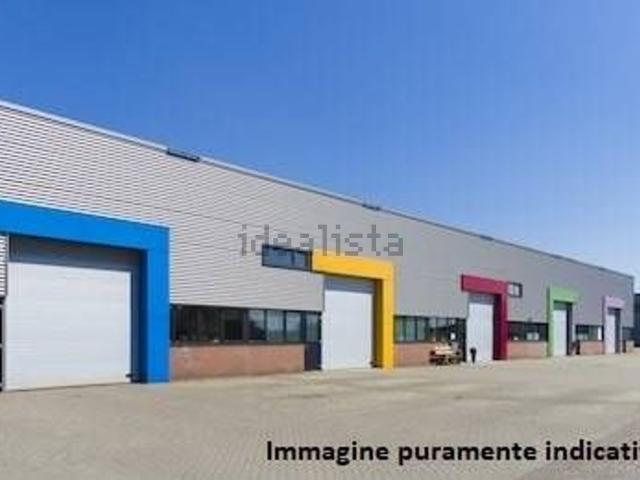 Capannone in affitto di 1800 m² in Via del Ferro, 200