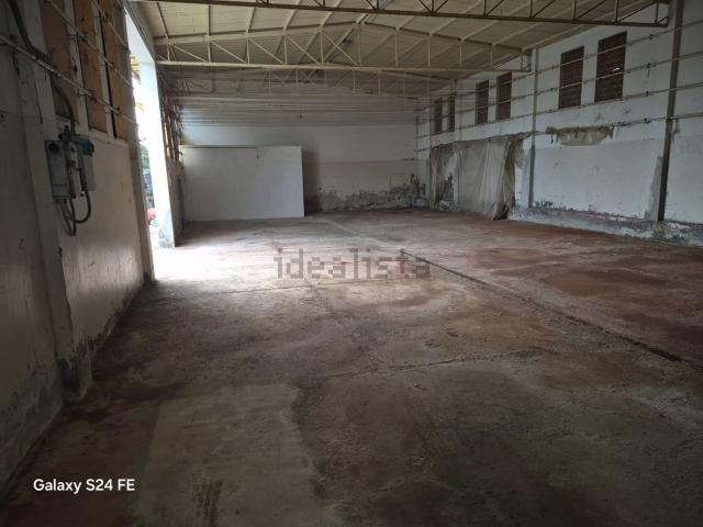 Capannone in affitto di 180 m²