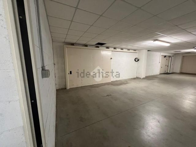 Capannone in affitto di 180 m²
