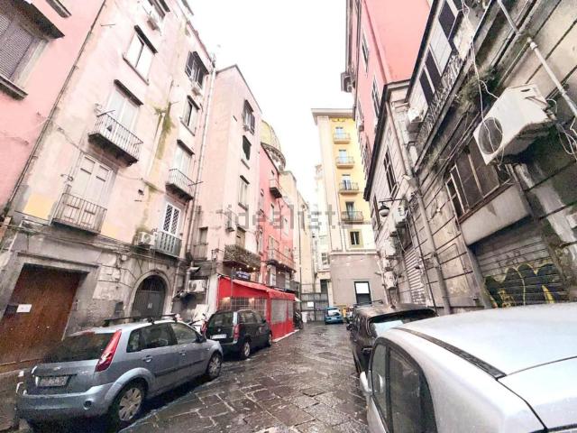 Capannone in affitto di 180 m² in Via Luigi Palmieri