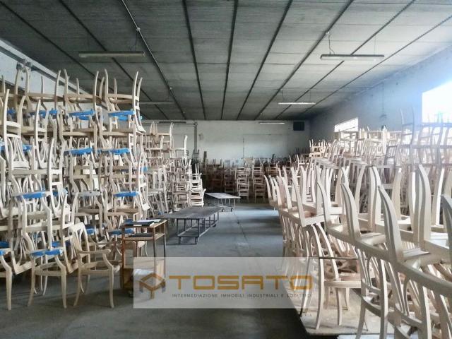Capannone in affitto di 1850 m²