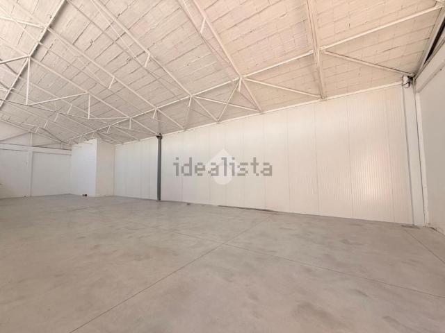Capannone in affitto di 190 m² in Viale Lombardia