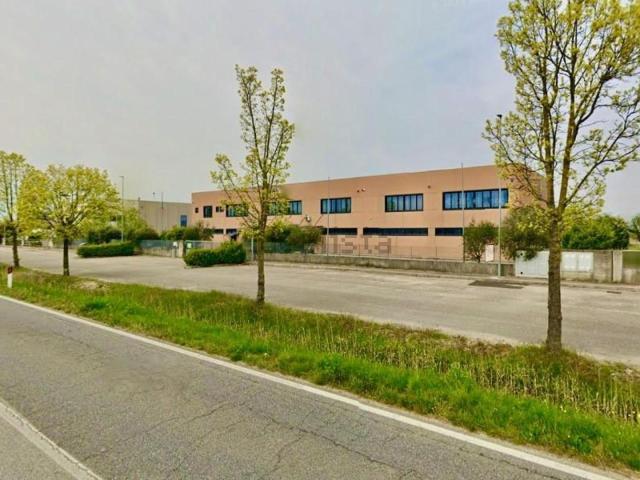 Capannone in affitto di 1915 m²