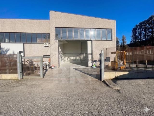 Capannone in affitto di 192 m² in Via dell&apos Artigiano, 49