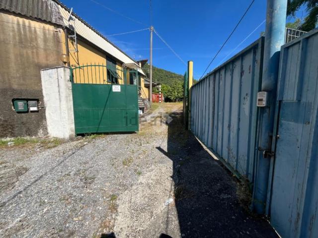 Capannone in affitto di 195 m² in Via delle Fornaci, 1
