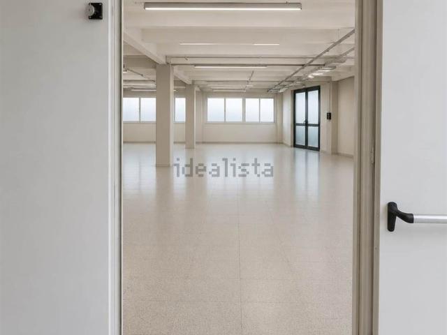 Capannone in affitto di 2000 m²