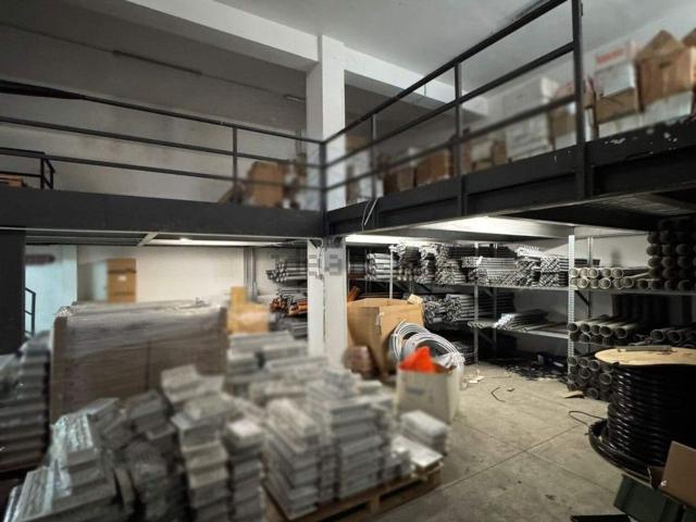 Capannone in affitto di 200 m²