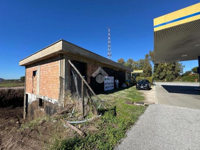 Capannone in affitto di 200 m²