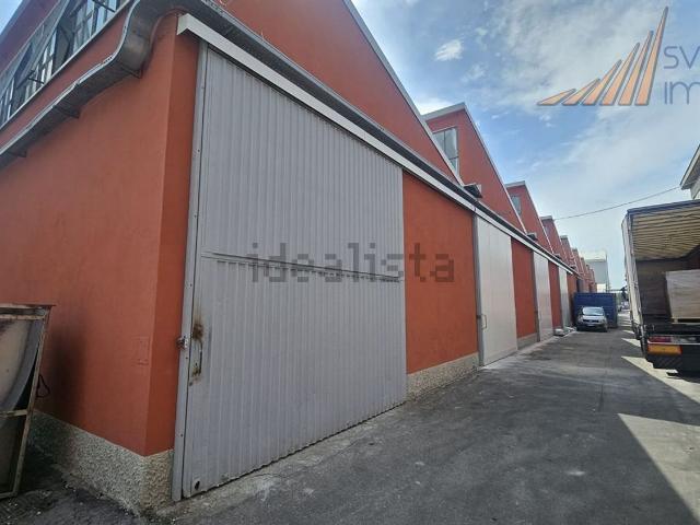 Capannone in affitto di 200 m²