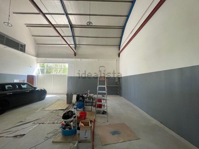 Capannone in affitto di 200 m² in Via Ancora