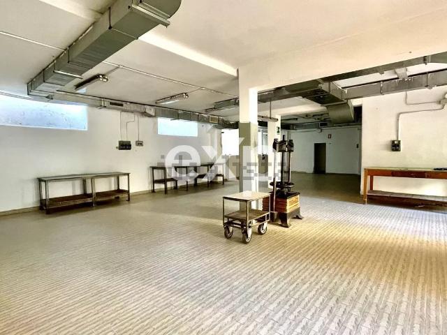 Capannone in affitto di 200 m² in Via Aurelia, 308