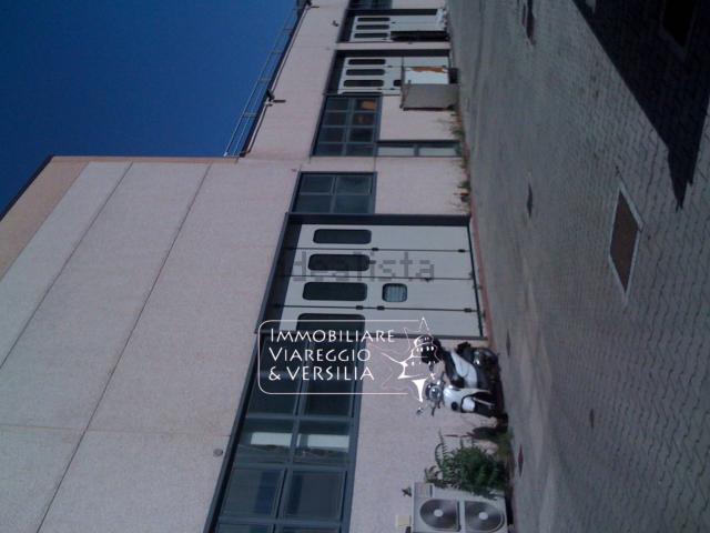 Capannone in affitto di 200 m² in Via Libeccio, 45