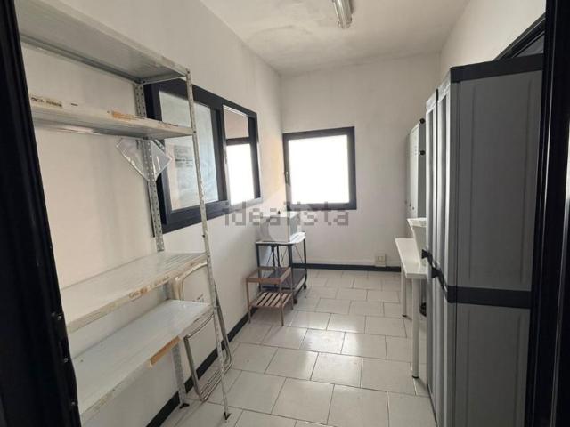 Capannone in affitto di 200 m² in Via Madonna delle Rose, 27