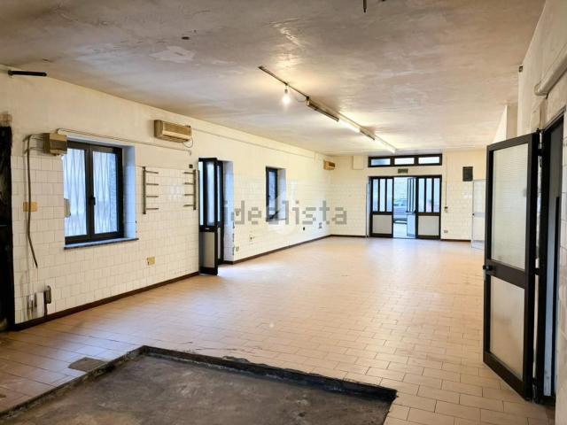 Capannone in affitto di 200 m² in Via Provinciale, 2
