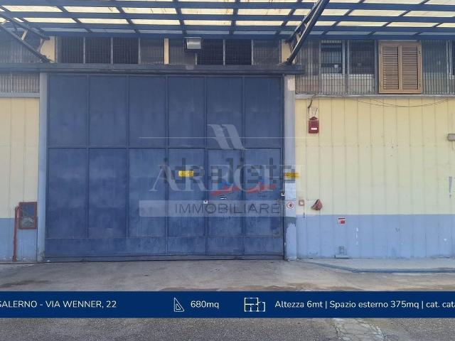 Capannone in affitto di 200 m² in Via Roberto Wenner, 22