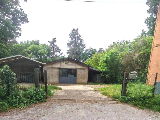 Capannone in affitto di 200 m² in Via Tordera Inferiore, 50