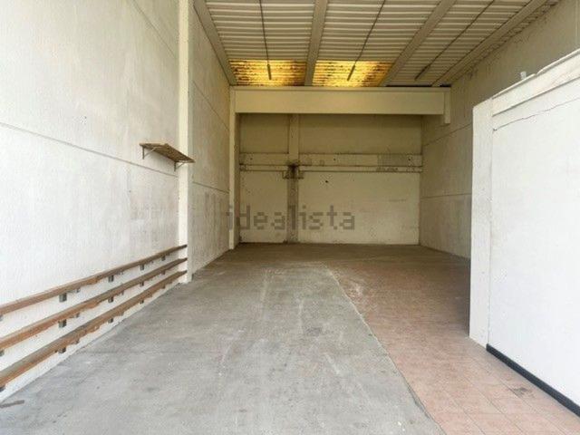 Capannone in affitto di 200 m² in Via Vo&apos  di Placca