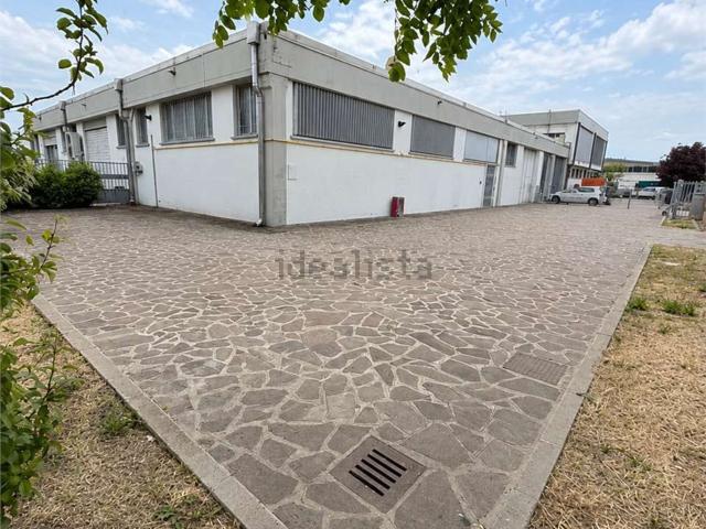 Capannone in affitto di 205 m² in Via Palermo