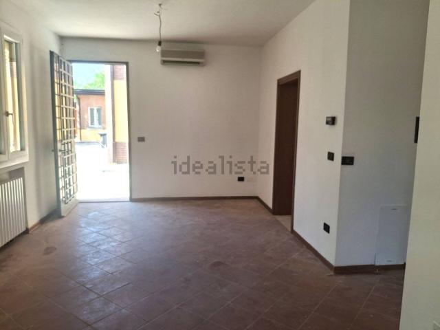 Capannone in affitto di 206 m² in Via Arturo Toscanini, 33