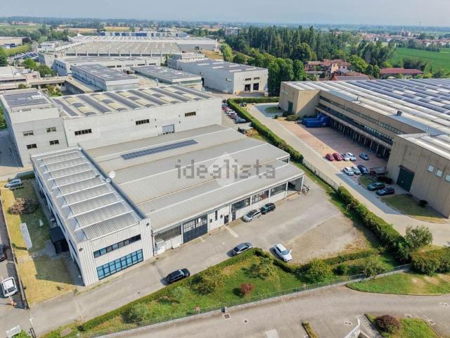 Capannone in affitto di 2100 m² in Via dell&apos Industria, 10