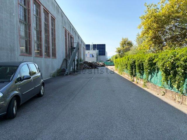 Capannone in affitto di 2100 m² in Via Quadri, 15