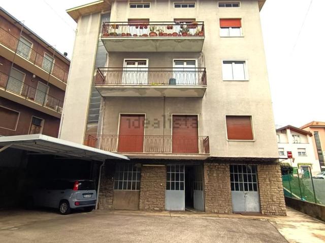 Capannone in affitto di 214 m² in Corso Europa