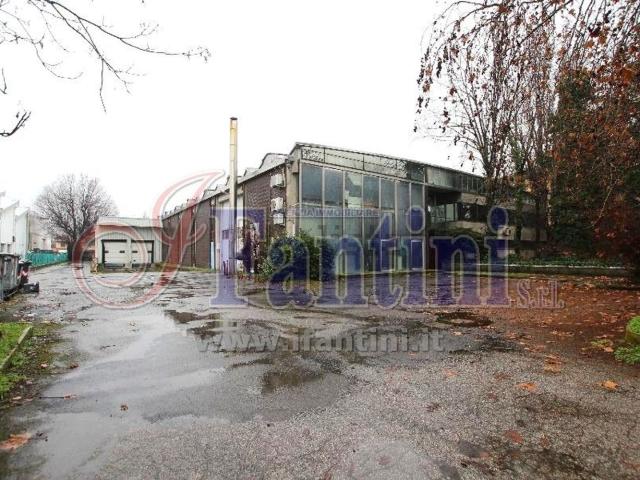 Capannone in affitto di 2166 m² in Via Giacomo Matteotti, 6
