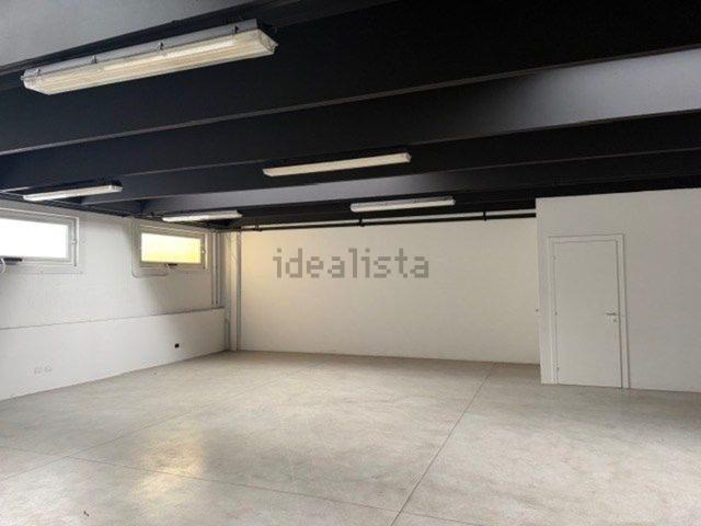 Capannone in affitto di 2200 m² in Viale della Mercanzia