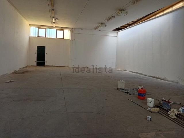 Capannone in affitto di 220 m² in Via Firenze