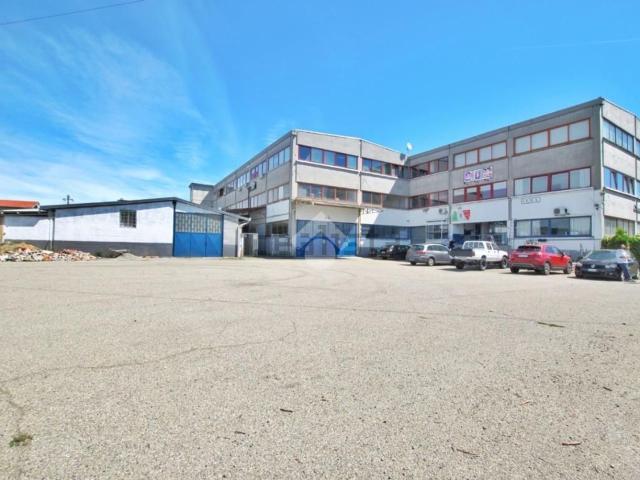Capannone in affitto di 220 m² in Via Moncrivello, 23