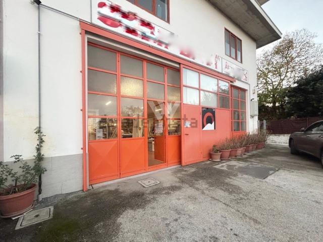 Capannone in affitto di 220 m² in Contrada pesco farese