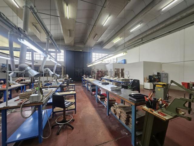 Capannone in affitto di 225 m² in Via Palermo