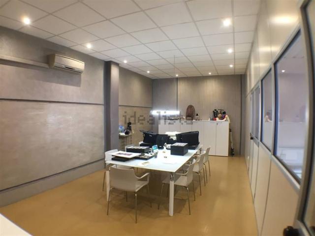 Capannone in affitto di 230 m²