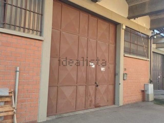 Capannone in affitto di 230 m² in Via Battista Tettamanti