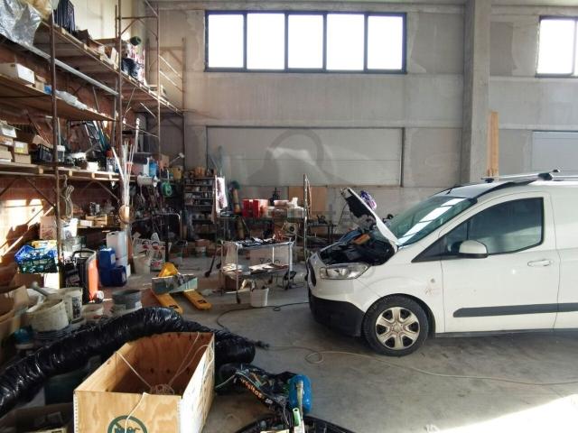 Capannone in affitto di 230 m² in Via II Giugno