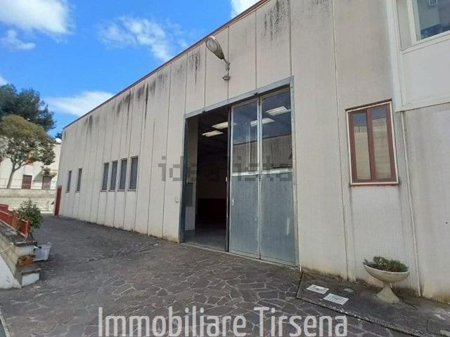 Capannone in affitto di 240 m²