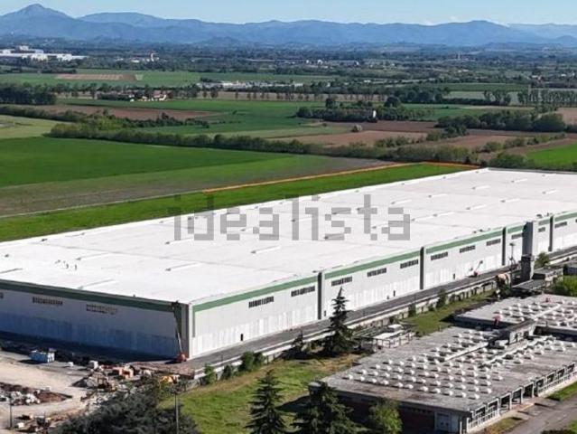 Capannone in affitto di 25000 m² in Strada Alessandria