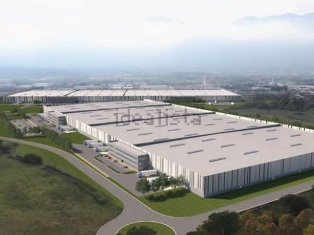 Capannone in affitto di 25000 m² in Via Gorgoni, 213