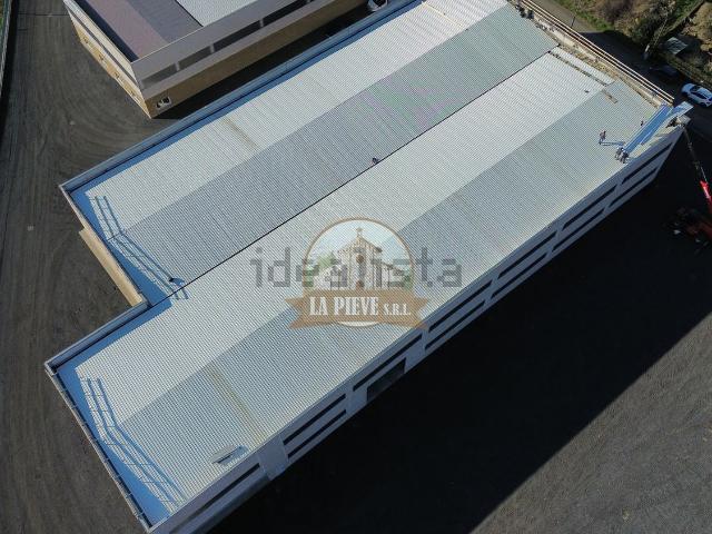 Capannone in affitto di 2500 m² in Via delle Ghiare