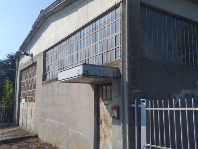 Capannone in affitto di 250 m²
