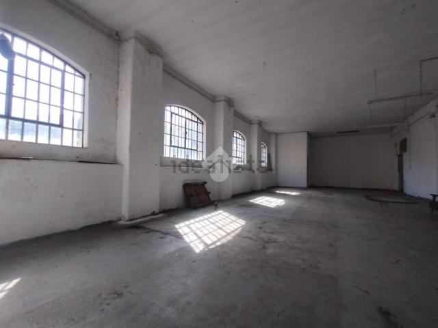 Capannone in affitto di 250 m² in Via Geirato, 92