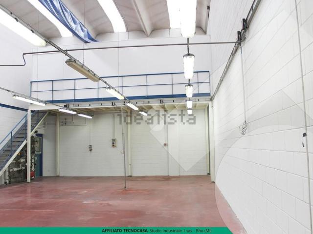 Capannone in affitto di 250 m² in Via Magenta, 77