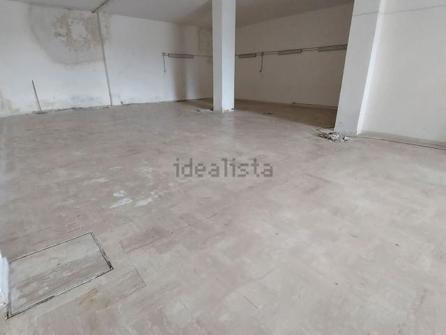 Capannone in affitto di 250 m² in Via Vecchia Sarno