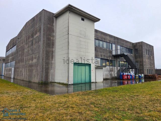 Capannone in affitto di 2558 m² in Circonvallazione Sud
