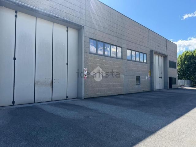 Capannone in affitto di 2600 m² in Via Delle Innovazioni, 2