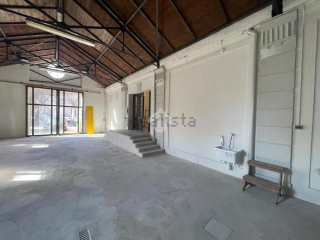 Capannone in affitto di 265 m² in Via Giulio Ferrari, 84