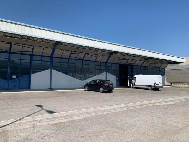 Capannone in affitto di 2700 m²